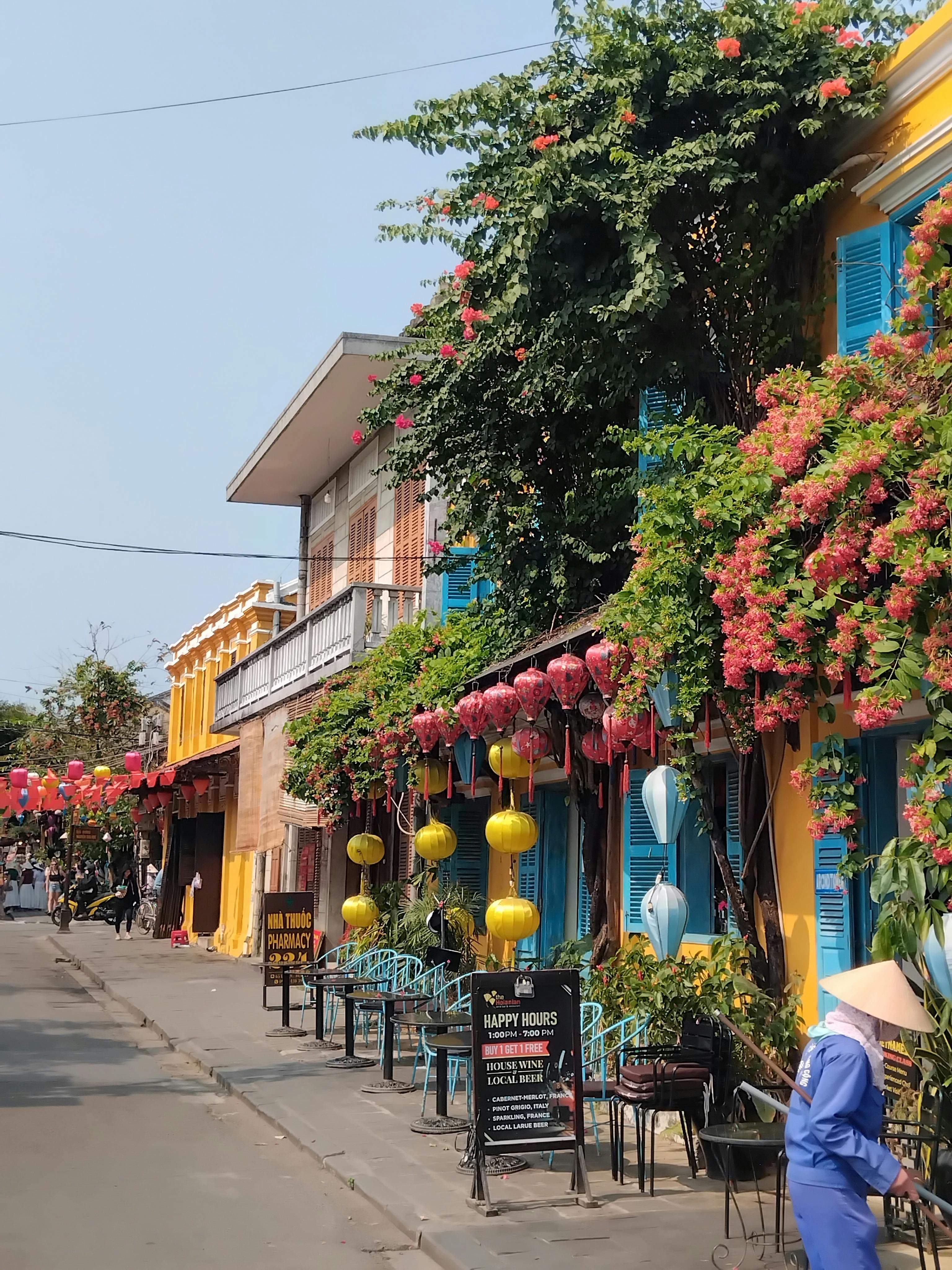 Vietnam Backpacking: Da Nang, Hoi An & Hue